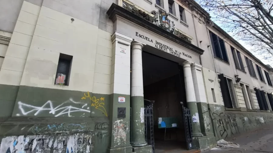 Dos violentos cruces entre alumnas de La Plata: piñas, patadas y tiradas de pelo