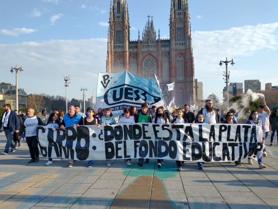 Importante movilización de la UES por el frio en los colegios: ”Tenemos la necesidad de que empiecen a trabajar”