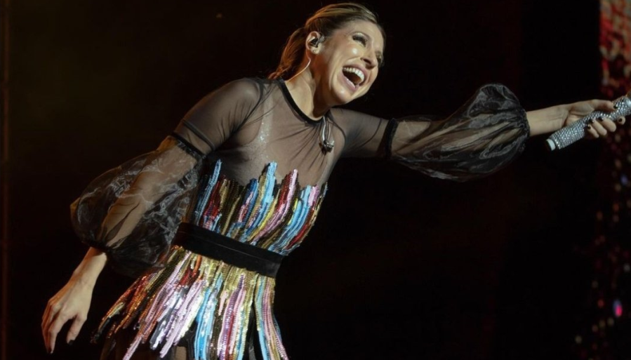 Flor Bertotti cantó en Bolivia y las redes estallaron con las canciones de Floricienta