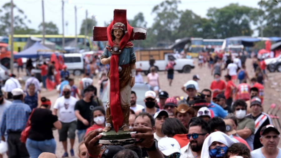 Más de 100 mil personas ya pasaron por el santuario del Gauchito Gil, a 81 años de su fallecimiento