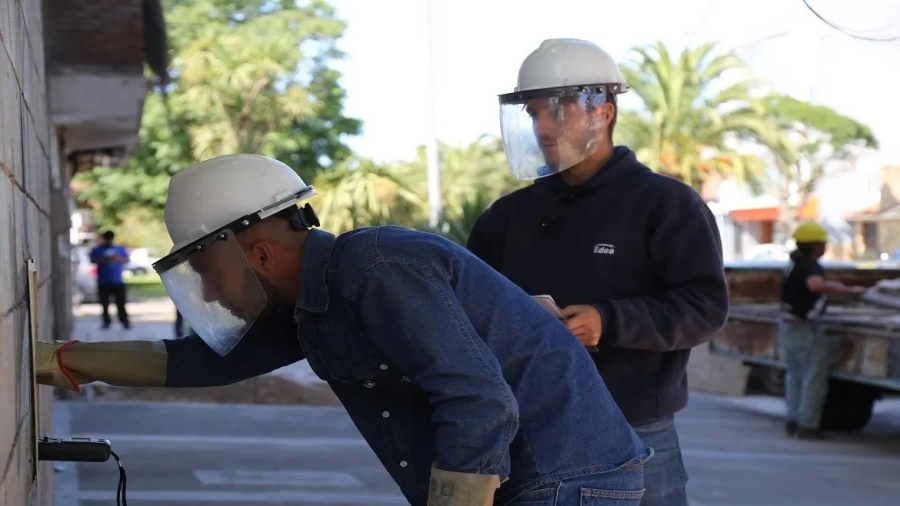 Delincuentes se hicieron pasar por operarios y desvalijaron a una jubilada de La Plata