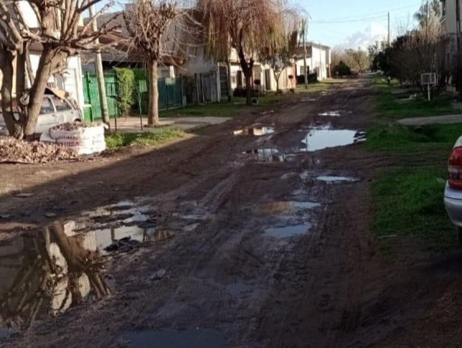 En 56 bis y 155, los vecinos se quejaron por el estado de las calles