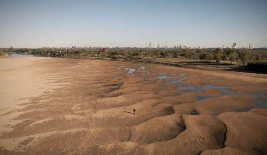 El río Paraná bajó el fin de semana y sigue muy lejos de sus niveles normales