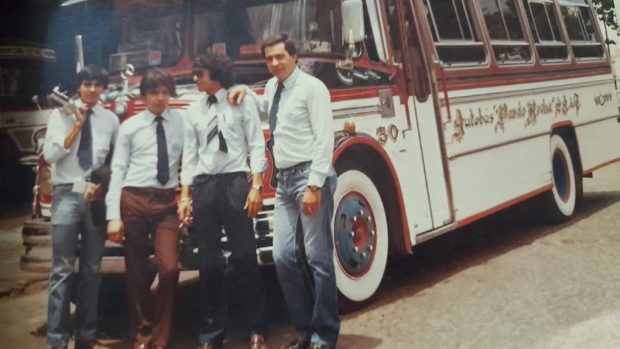 Le trajeron una foto vieja y encontró al inspector platense que le dio un tremendo consejo con el whisky