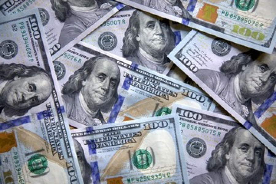 Bajaron todos los dólares en la cuarta jornada sin cepo y crece la apuesta por las tasas de interés en pesos