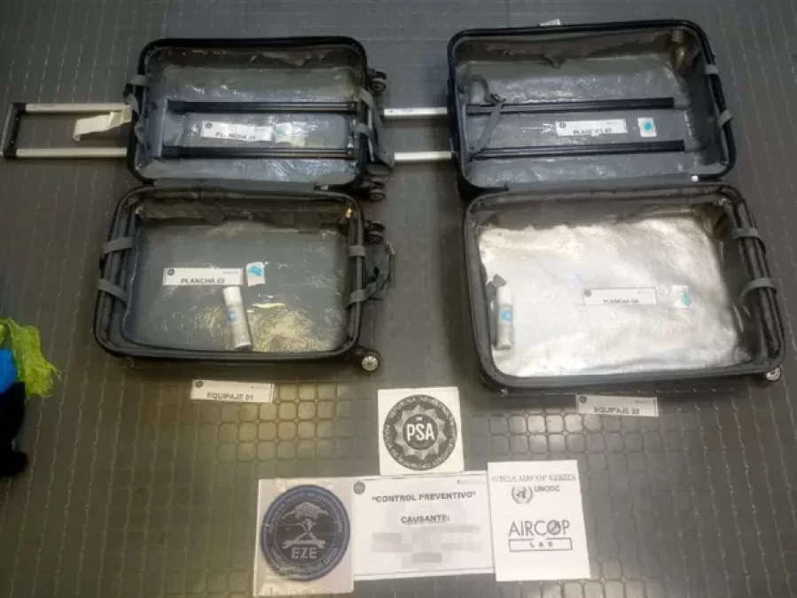 Detuvieron a un hombre con 24 kilos de cocaína en el aeropuerto de Ezeiza