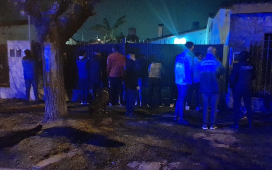 Tres fiestas clandestinas fueron desarticuladas en Berisso durante la madrugada del sábado