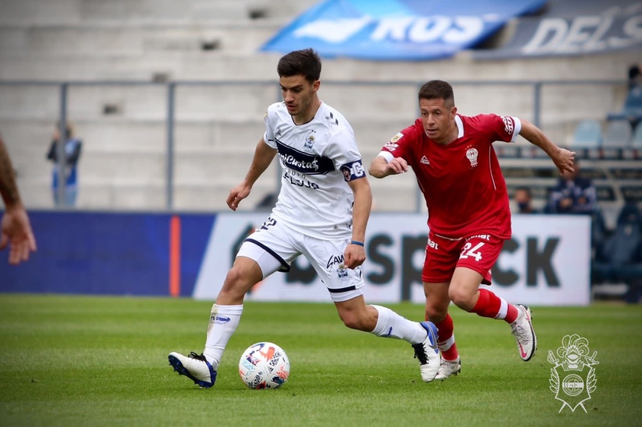 Gimnasia empató 0 a 0 con Huracán en La Plata
