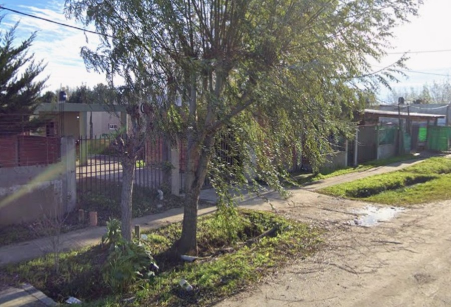 Tragedia en Melchor Romero: Un joven murió en la vía pública mientras tomaba cerveza