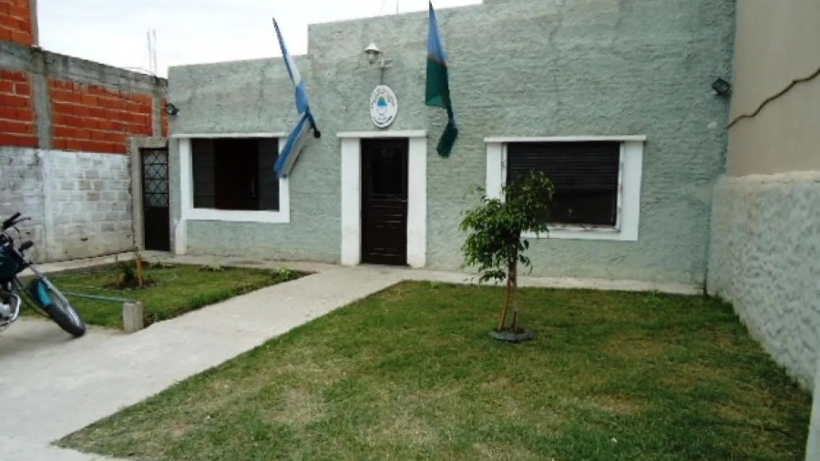 Un hombre golpeó a un menor de edad por vender golosinas en su zona