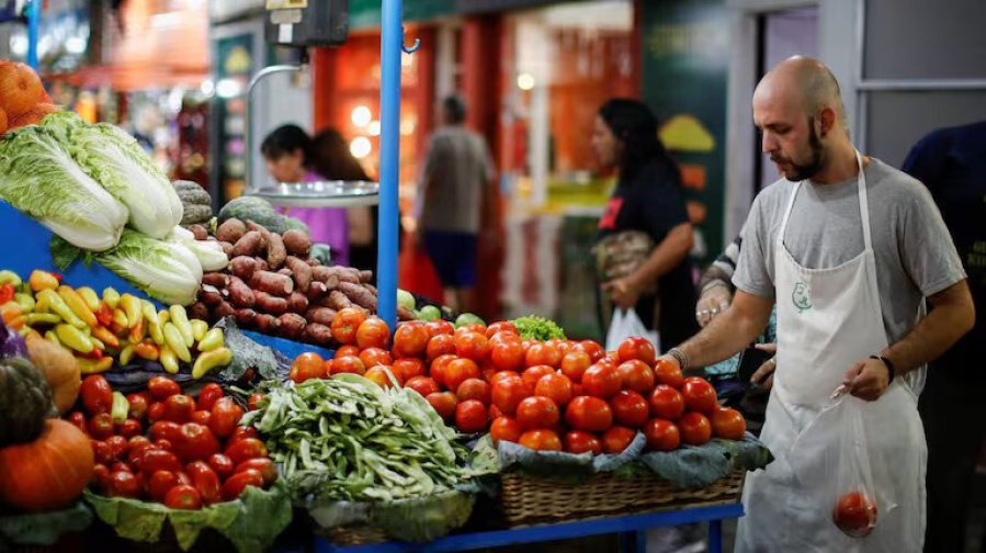 Del productor al consumidor: el precio de los alimentos se multiplicó 3,9 veces en diciembre