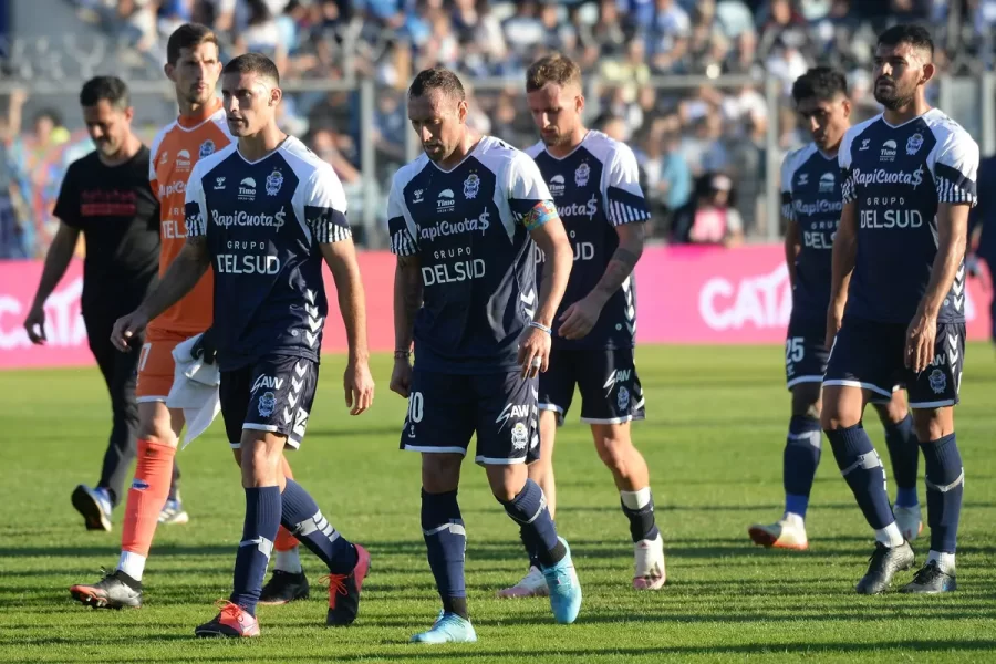 Malas noticias: pese al esfuerzo de la dirigencia, el equipo se plantó y la pretemporada no arranca