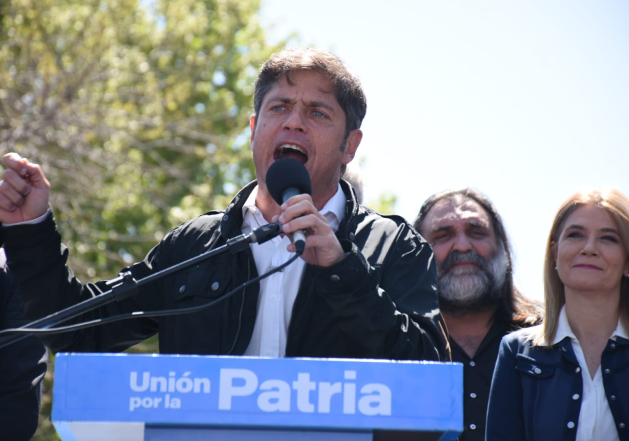 Kicillof, del rol de ”arquero” que anticipó en Plaza San Martín a la necesidad de que los radicales bonaerenses se planten