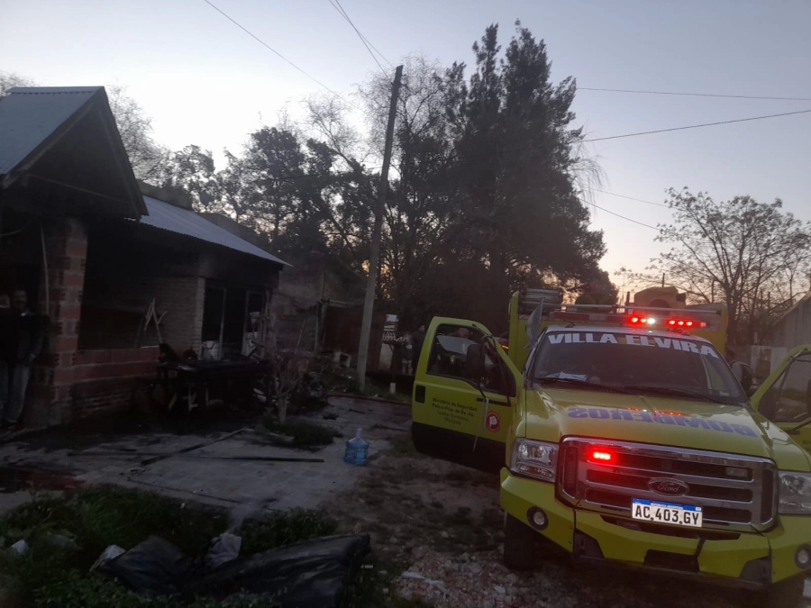 Se incendiaron dos casas en Villa Elvira