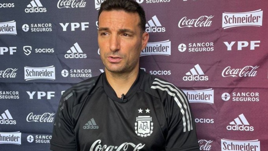 Lionel Scaloni: ”Liberé a los jugadores de la Premier porque estaban agobiados”