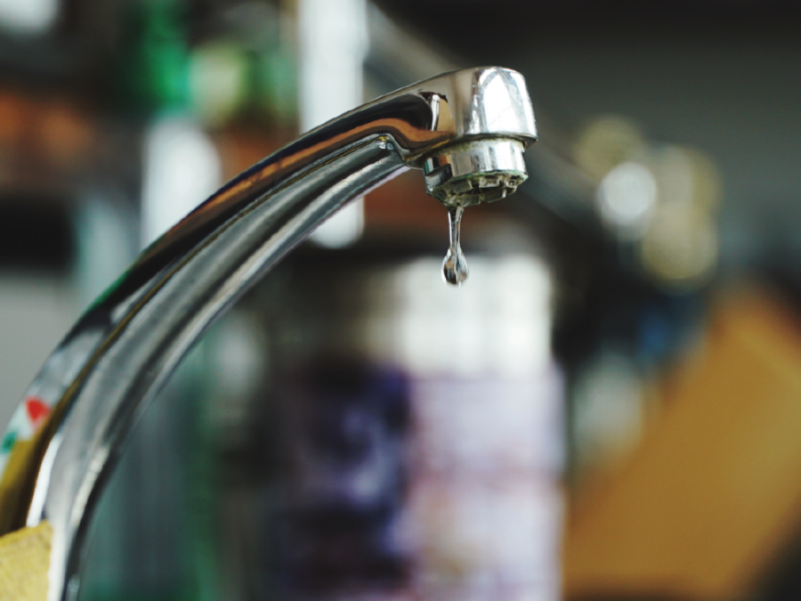 Vecinos reclaman por falta de agua en 61 entre 4 y 5 “es desesperante”