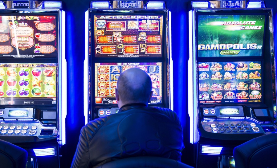 Obtuvo media sanción el proyecto que prohíbe el ingreso de deudores alimentarios a los bingos y casinos bonaerenses