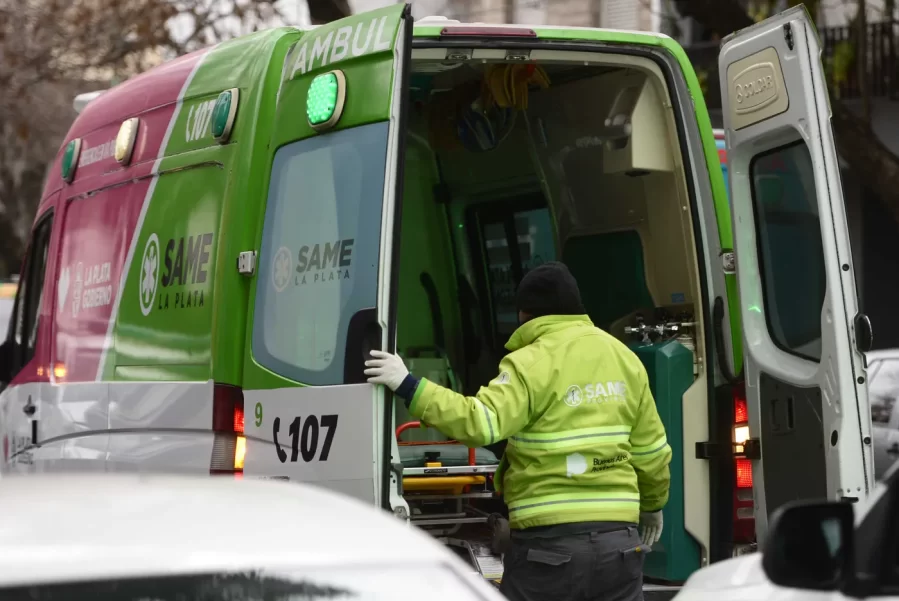 Brutal ataque en Los Hornos: Desmayaron a golpes a un hombre para robarle la moto