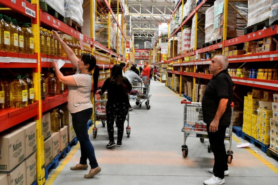 Los precios mayoristas se desaceleraron al 0,8% en diciembre y cerraron el 2024 en 67,1%