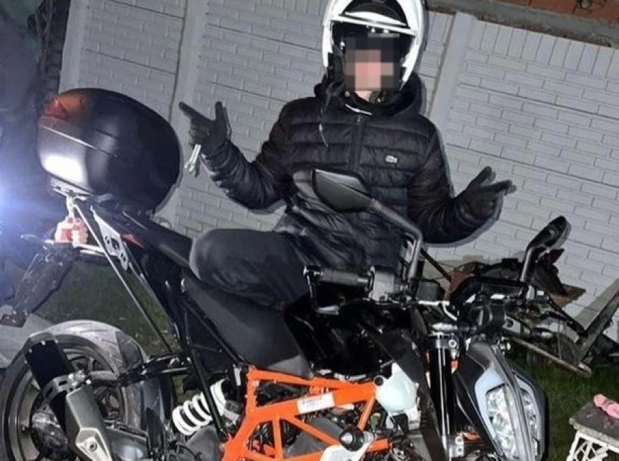 Robó una moto en Villa Elisa, subió una foto a Facebook ”luciéndola” y la Policía descubrió su delito