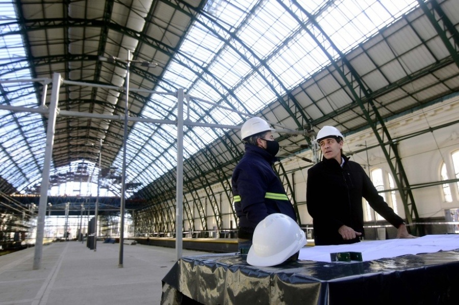 Julio Garro recorrió la estación ferroviaria de La Plata para supervisar las mejoras que se están llevando a cabo