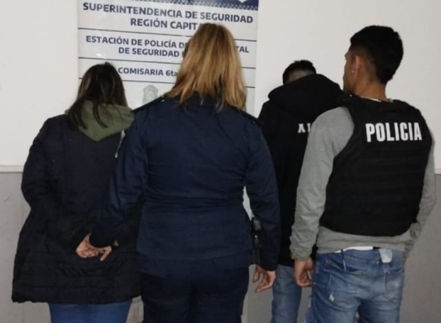 “La pareja del queso rallado”: entraron a robar mercadería a un comercio de La Plata y terminaron detenidos