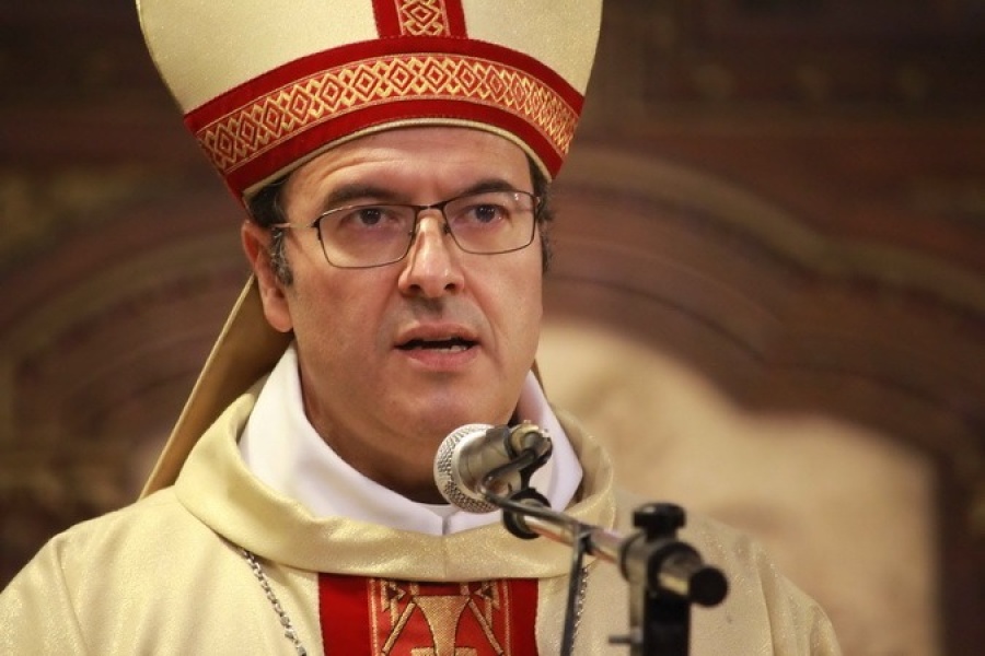 El arzobispo de La Plata cruzó a Benegas Lynch por sus dichos contra el Vaticano: ”Sus declaraciones son lamentables”