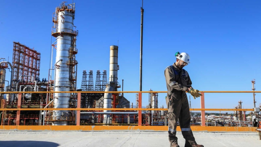 Desde la Provincia cruzaron a Milei por la posible baja de Petronas al megaproyecto de GNL: ”Lo tendrá que explicar”