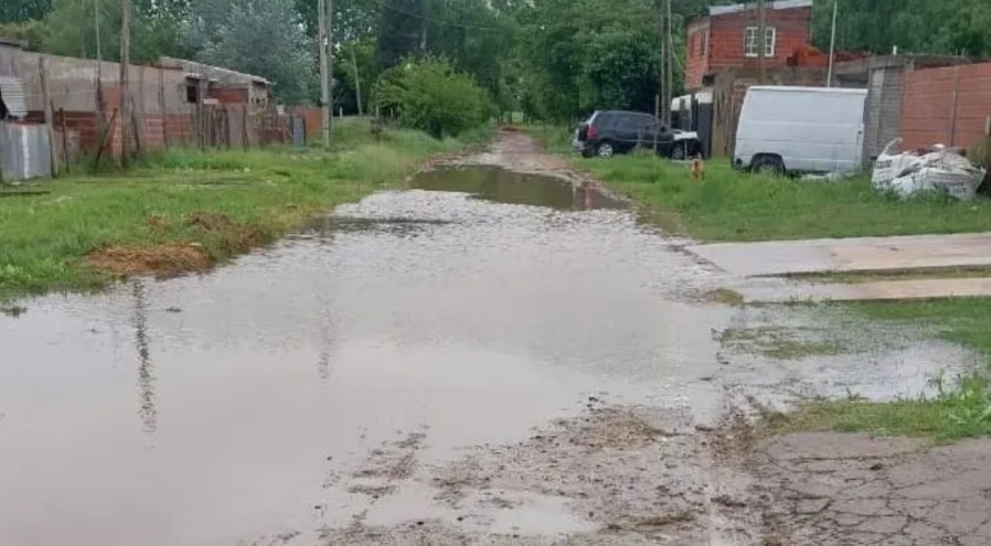 Vecinos de El Molino reclaman obras y denuncian el abandono del barrio en calle 161 y 32