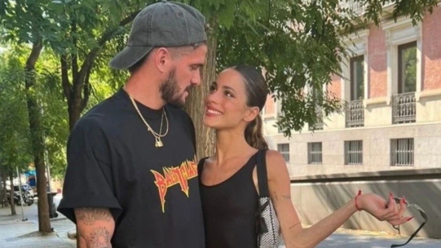 Rodrigo De Paul en problemas con el Atlético tras ir a apoyar a Tini en los Billboard Latinos y faltar a los entrenamientos