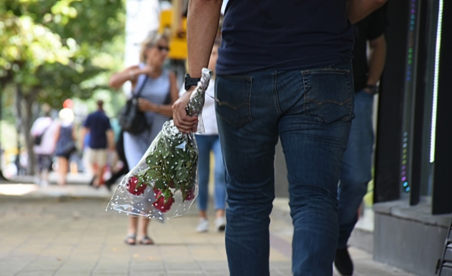 En el Día de los Enamorados la Municipalidad de La Plata expuso una campaña para fomentar ”vínculos saludables”