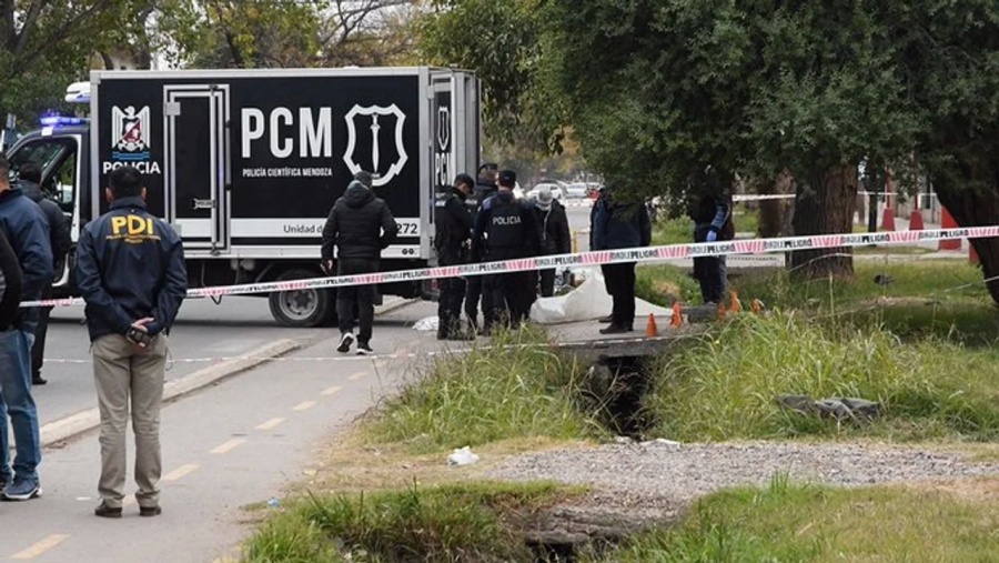 Defendió a una mujer y lo mataron a piedrazos