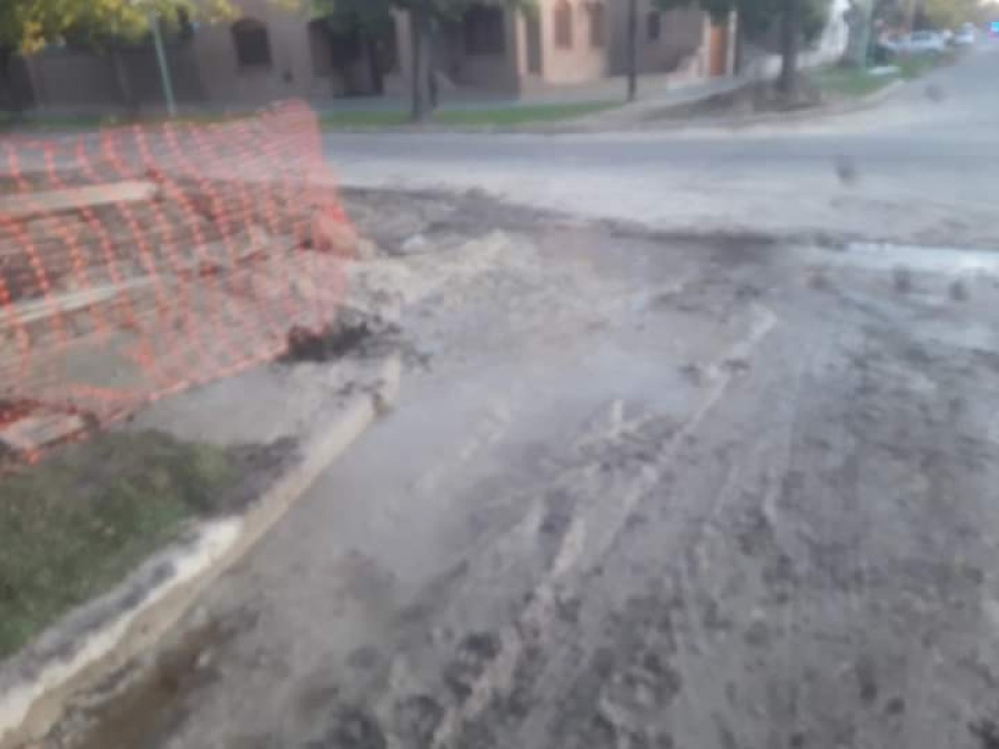 En Tolosa se quejaron por el estado de la esquina de 15 y 522