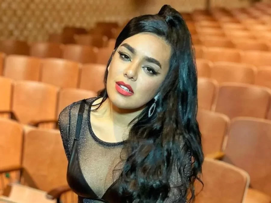 Ángela Leiva de novia y en apuros