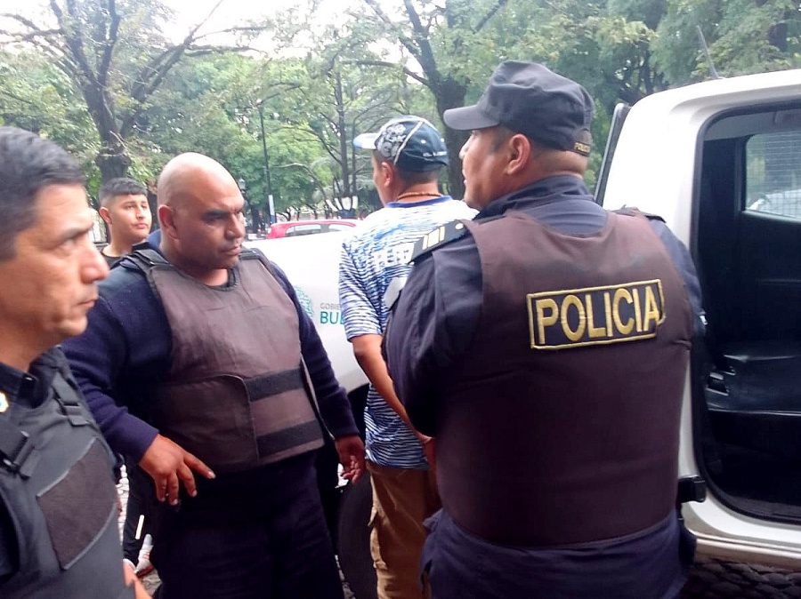 Intentó robar una moto, apuñaló al dueño y se dio a la fuga: detuvieron al padre de los ”Hermanos Macana” en La Plata