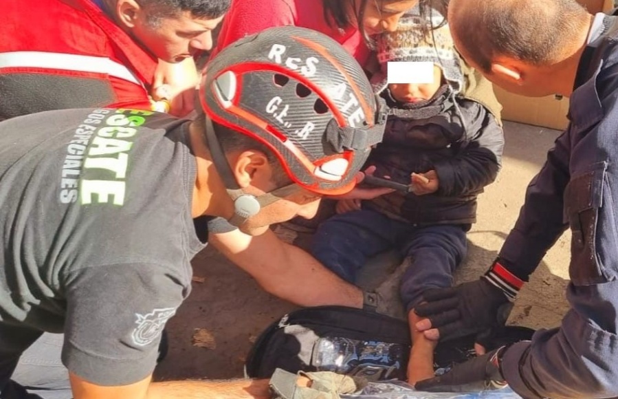 Un nene de 3 años quedó atrapado en un desagüe en Los Hornos