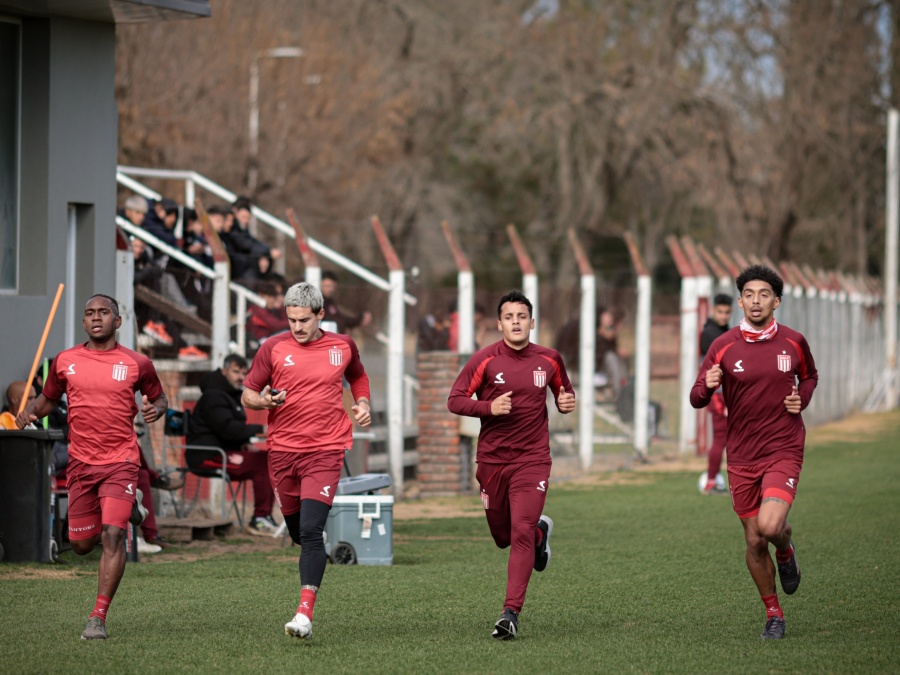 El ambiguo mensaje de un futbolista del Pincha que alertó a los hinchas albirrojos