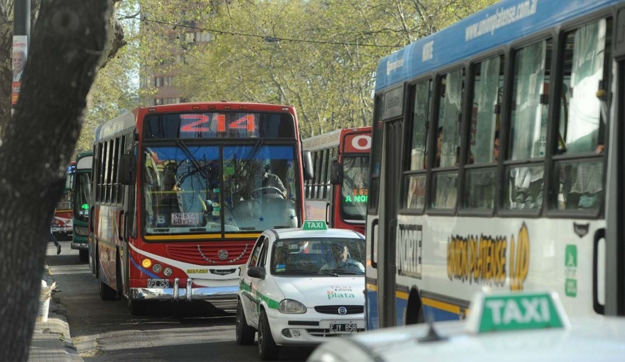 Se levantó el paro de colectivos que afectaba a La Plata, Berisso y Ensenada