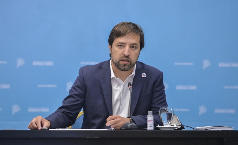 Kreplak cruzó a Adorni por “inventar” una deuda millonaria de la Provincia con los Hospitales de financiación compartida