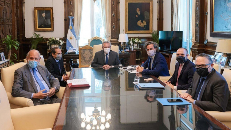 El Presidente se reunió con la CGT y movimientos sociales, que marcharán el 17