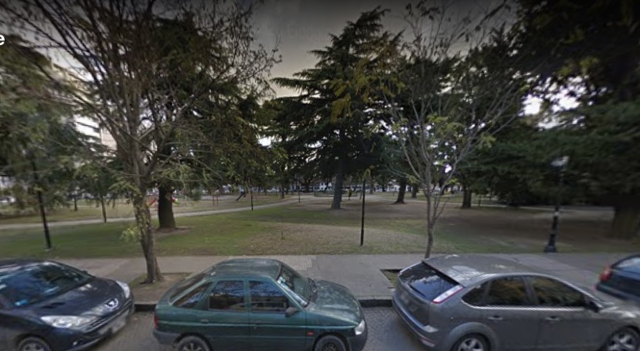 Asaltaron a un docente en una plaza de La Plata