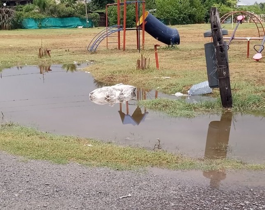 Vecinos reclamaron por el estado de la plaza del barrio El Rincón