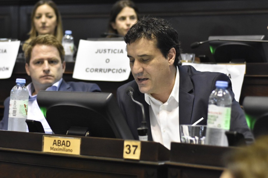 ”Acusación” sobreactuada: Juntos pedía bajar el gasto y en la Legislatura se escandalizaron por el recorte de Massa