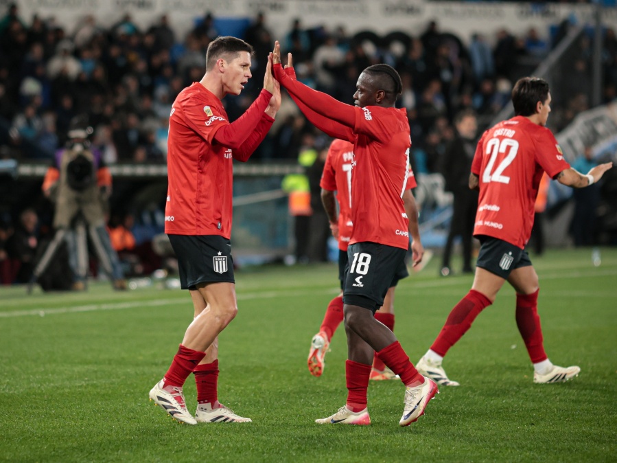 Domínguez ante una encrucijada: ¿Qué jugadores poner y cuáles no puede arriesgar?