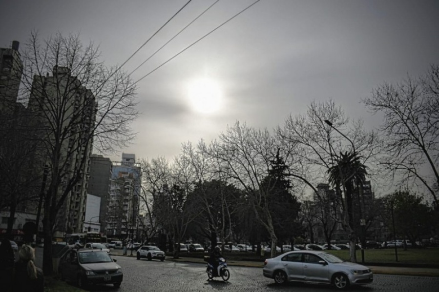 Alertaron por la presencia de humo en el cielo de La Plata proveniente de los incendios del Delta