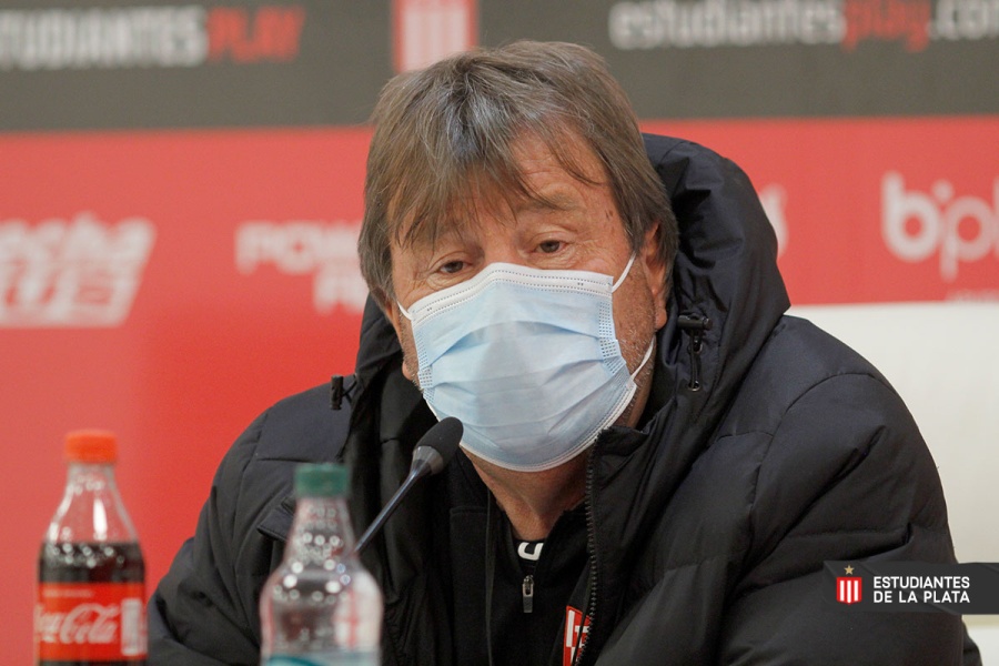 Zielinski y el mercado de pases del Pincha: “Nos cuesta muchísimo concretar incorporaciones. Está complicado el panorama”