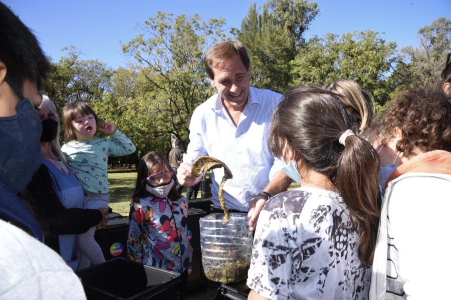Con una mirada al medioambiente se presentó un programa de formación ambiental para más de 30 escuelas de La Plata
