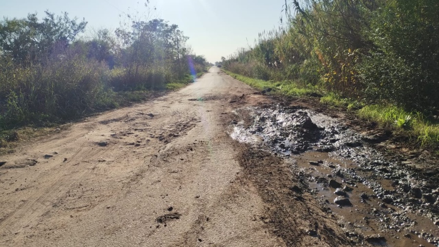 Vecinos de Lisandro Olmos reclaman por el estado de la calle 197 y 38