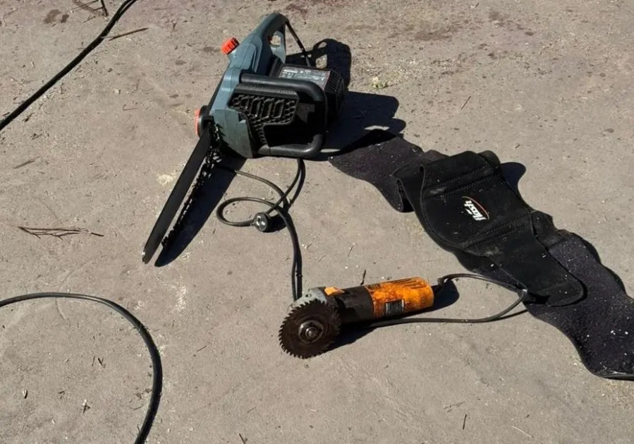 Hallaron sin vida a un jubilado en Olmos: creen que sufrió un accidente con una amoladora