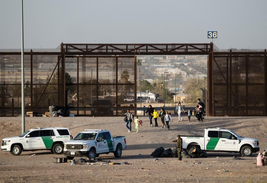 Estados Unidos anunció la ampliación del muro y el presidente de México calificó la medida como un “retroceso”